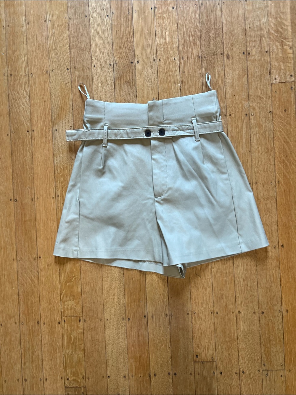 Zara High-Waist Paperbag Shorts in Light Beige